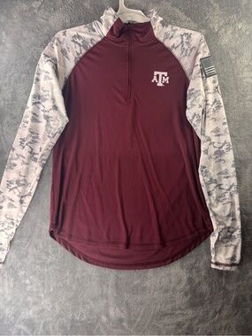 Colosseum Texas A&M Aggies 1/4 Zip Women’s L Camo Sleeve Performance